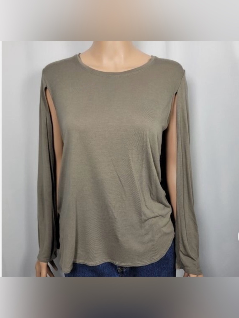 BCBGMAXAZRIA “Vinessa” Top in Spanish Moss | XS | 17” PTP